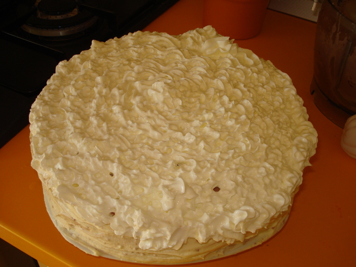 AL TREILEA BLAT:CREMA DE CIOCOLATA SI FRISCA - GUSTOS