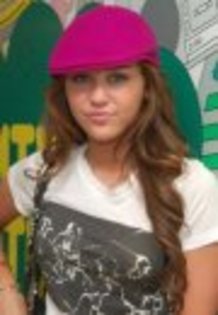 4567_1110052754627_1326116263_30414395_6878224_s - AICI CLUB HANNAH MONTANA