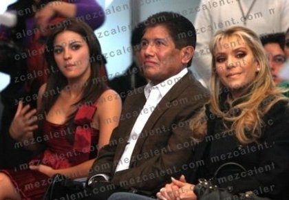 7821_133886789134_99911979134_2659321_5408960_n - Maite Peroni-pics NEW