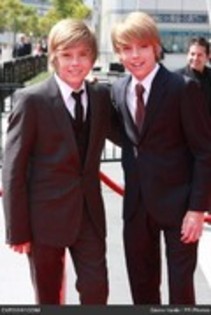 ZDVLKBXFFTEOFJBNCPH - Zack and Cody