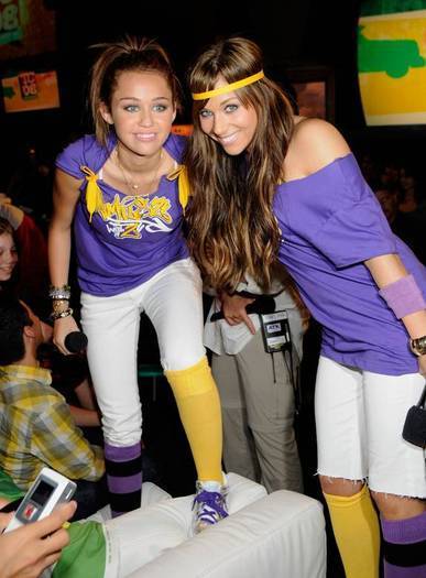 QDLMMAESCBZOUUXFPBL - Miley XOXO