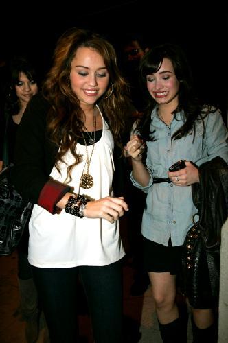 Miley with Demi - Miley Cyrus rare pictures