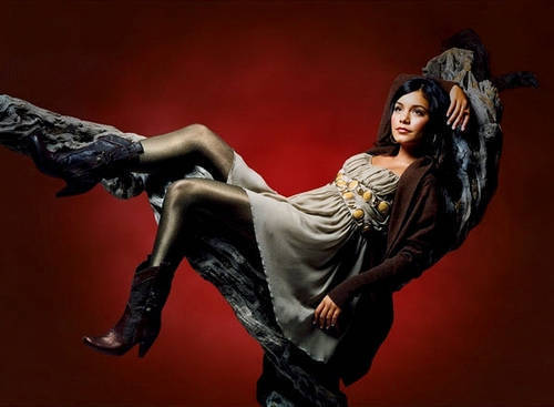 LVEQYUUDSPAPNCDDYHF - Vanessa Hudgens Sedinta foto