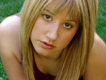 QYXUGBEZEXJUSLAIQIN - Ashley in film