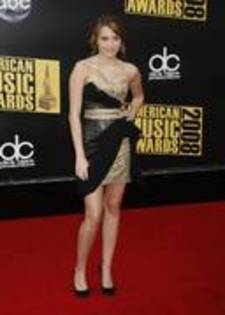 FFHQUSLNMCUWYHYCIXC - here are almost all my photos with Miley and Hannah