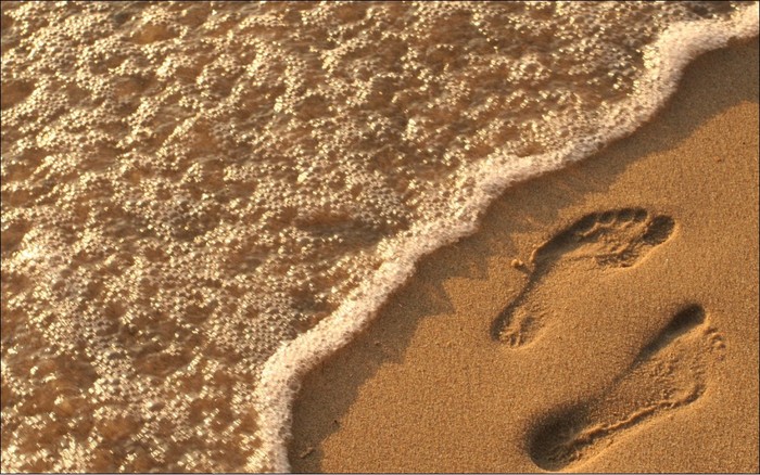 urme pe nisip