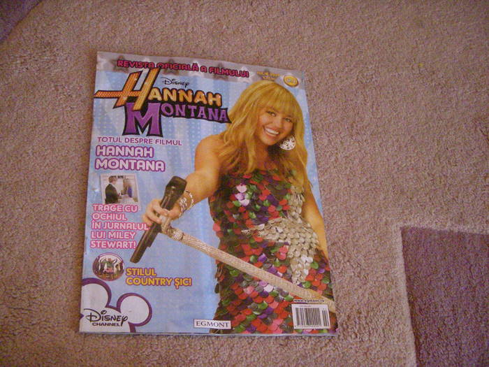 revista hannah montana numarul 2 - 00000000lucruri cu hananh montana ale mele0000000