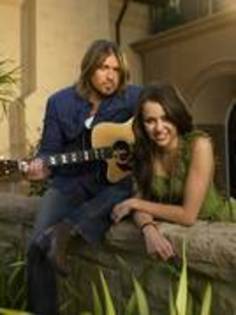 PIPVDIKTDJWRGBDUXEV - miley cyrus-hannah montana
