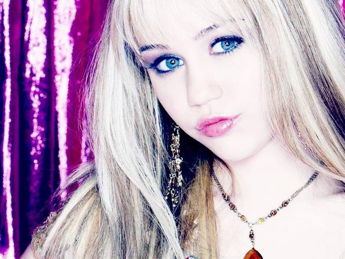 DKVJUDGIISWHJMNVOEM - Hannah Montana