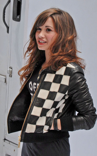 demi-lovato-demi-and-selena-2865210-500-806 - 0-Demi Lovato-0