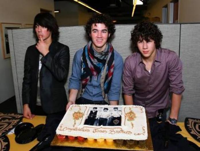 jonas-brothers-cake - CaMp RoCk