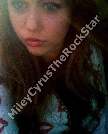 MileyCyrusTheRockStar12