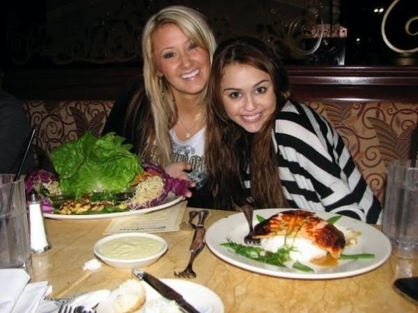 06_b17068909ab64e05ba3928c5cfce059a - Hannah Montanah