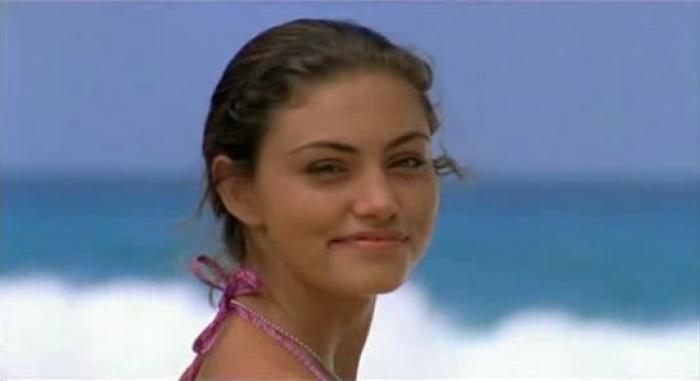 itt a vege - Phoebe Tonkin