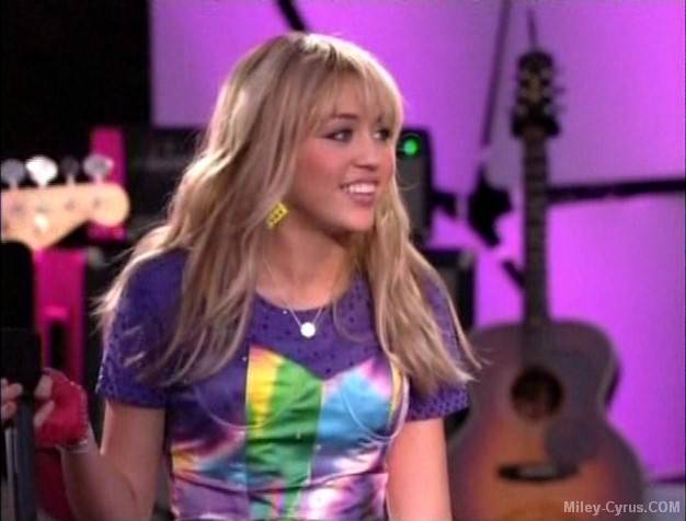 miley-cyrus_COM-hannahmontana-itsallrighthere-musicvideo-0437 - album pentru mileysuperfan17