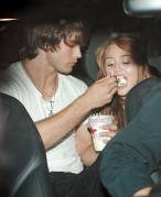 PLXRAEERIMJTDMAZDFW - Miley and Justin