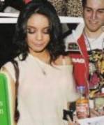 f40dd5a442eaac08 - vanessa hudgens
