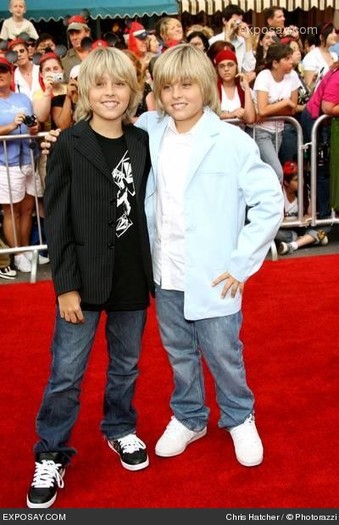 cole-sprouse-pirates-of-the-caribbean-dead-mans-chest-world-premiere-arrivals-1m0gnk - dylan and cole
