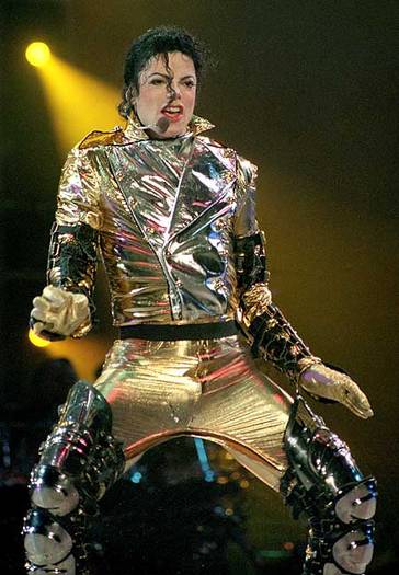 Michael_Jackson_in_1996