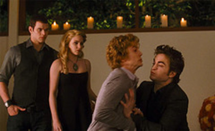 Edward don't let Jasper go at Bella - Twilight- New Moon- Eclipse- Breaking Dawn