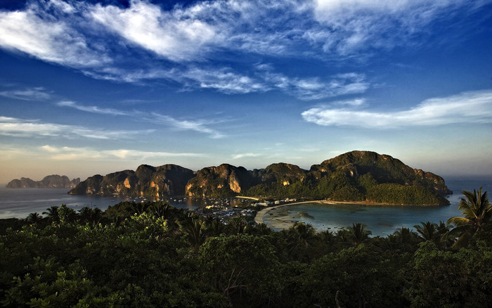 1808_aviewofparadise_1440x900