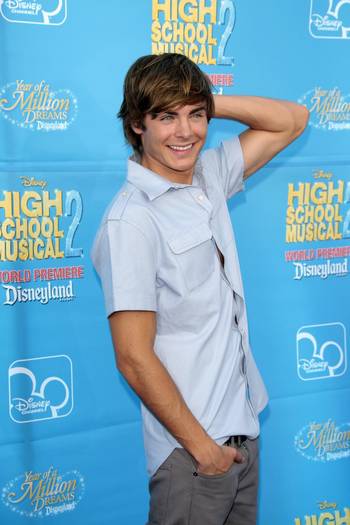 ai262467n891367 - poze zac efron