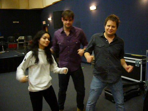 vanessa-hudgens_net-bandslamrehearsal001
