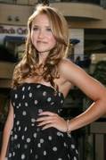 HHFLWNHDTDDBYUMKAZA - emily osment