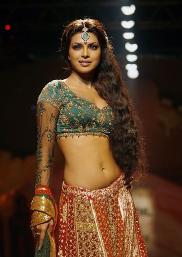 4_Priyanka_Chopra_walks_the_ramp_in_Ghagra_Choli_1 - priyanka chopra indianca