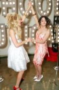 TWZUACWTPPAEAFTZENC - poze Ashely