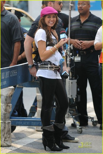 celebrities-members-only-leggings02