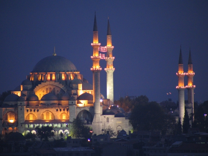 Suleiman Mosque in Istanbul - Turkey (night) - Islamic Architecture Around the World
