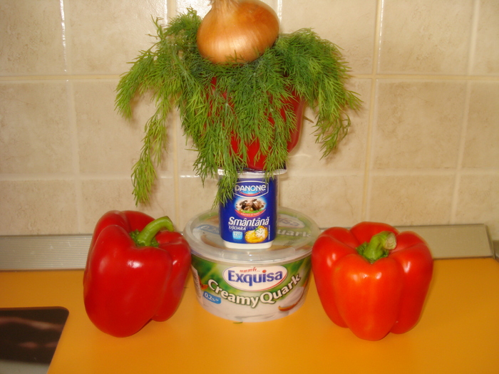 INGREDIENTE PENTRU ARDEI UMPLUTI CU BRANZA