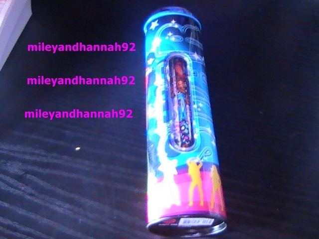 creioane colorate   in penar - lucrurile mele cu hannah montana si miley