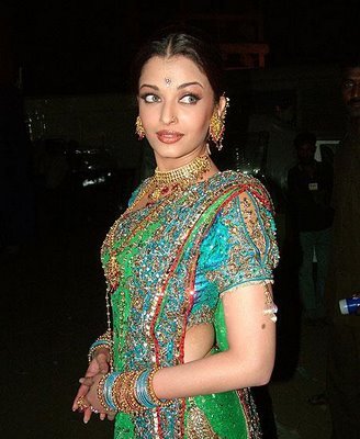 Aishwaraya-Rai-Green-Antique-Designer-Sari