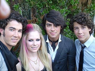 Avril Lavigne and Joans Brothers