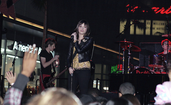 Demi+Lovato+Rocks+Hollywood+FkmOCNZXWy8l - 0-Demi Lovato-0