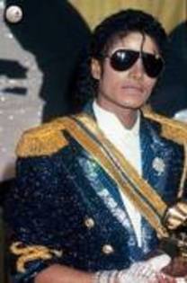 TVGSAWCBXRUXNKUAHDO - michael jackson