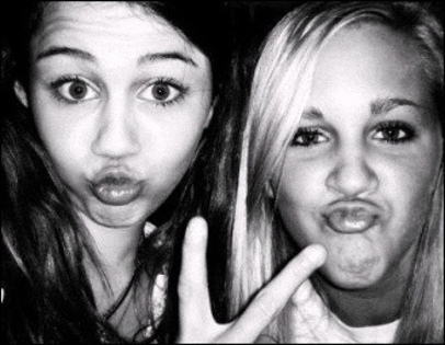 2566284278_49d9f5a8b4[1] - Miley Cyrus