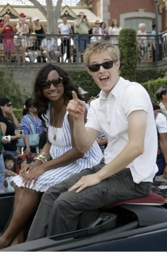 lucas_grabeel_high_school_musical_20