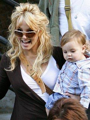 britney-spears-celebrates-bday-12-4-2006