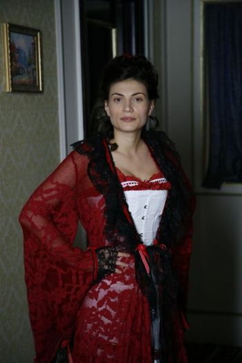 radu-mada-si-adriana-popa-au-creat-peste-1000-costume-pentru-aniela-foto_7 - Aniela