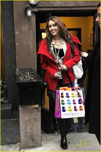 mileycyrusserendipityshej5 - cele mai rare poze cu miley Cyrus