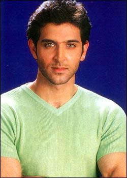 hrithik_roshan (8); Actor indian ce a devenit peste noapte un super star, din cauza filmului de succes "Kaho Naa... Pyaa

