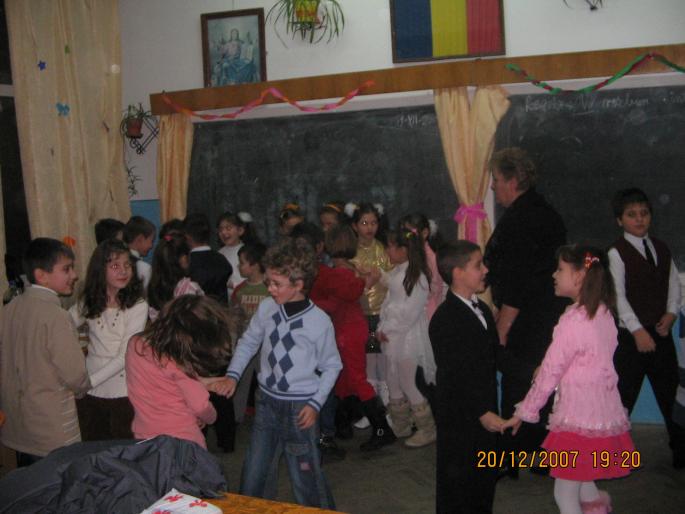 Serbare Craciun Clasa a II- B 2007 048 - Mos Craciun 2007-2008