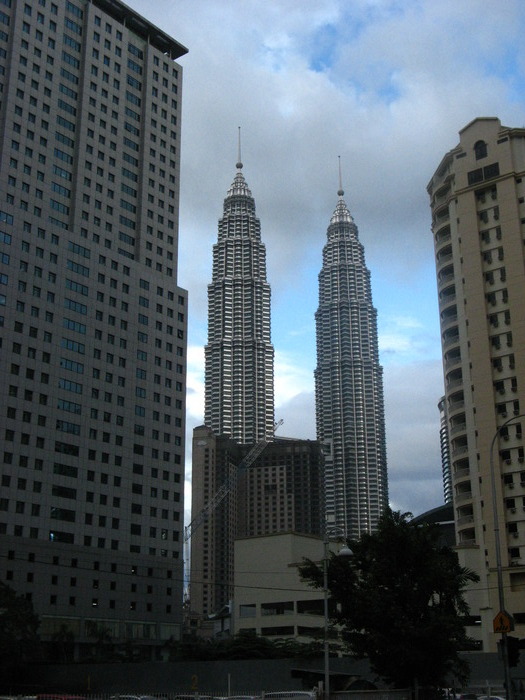 Petronas Twin Towers fundal - 2_2 - Kuala Lumpur - Malaysia dec 2009