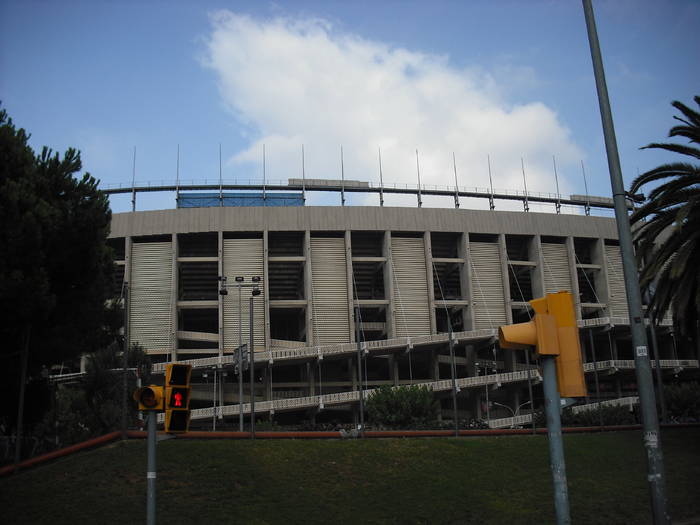 DSCF1072 - CAMP NOU - gazonul era in refacere