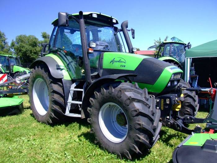 800px-Deutz-Fahr_Agrotron_130 - OFERTA TRACTOARE SECOND HAND