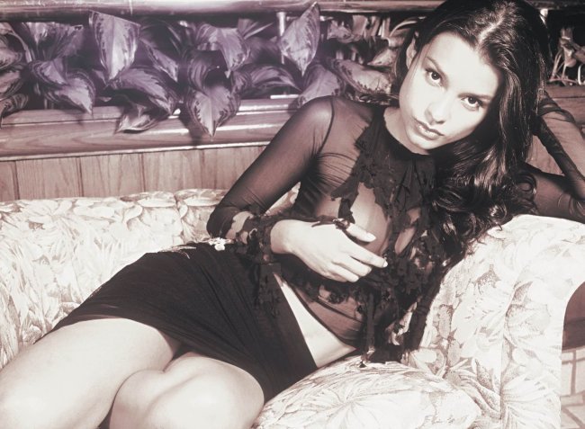 313yt - paola rey