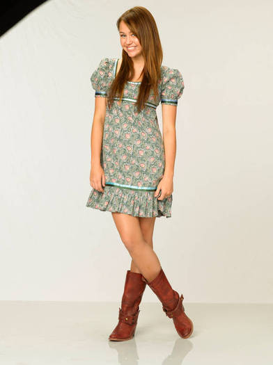 miley-cyrus_COM-hannahmontanathemovie-promos039